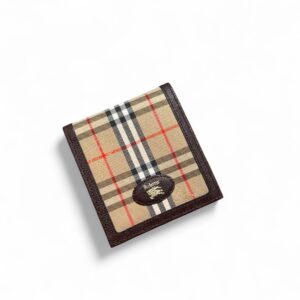Burberrys Nova Wallet
